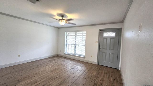 463 W Chalfont Dr, Baton Rouge, LA 70819