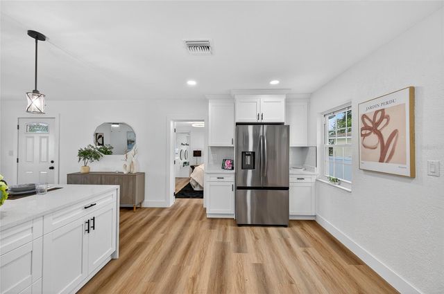 5175 23RD AVENUE N, St Petersburg, FL 33710