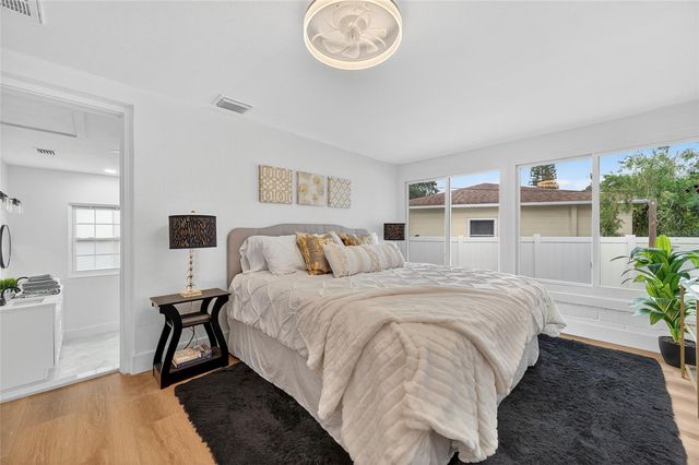 5175 23RD AVENUE N, St Petersburg, FL 33710