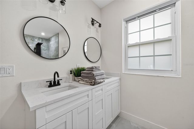 5175 23RD AVENUE N, St Petersburg, FL 33710