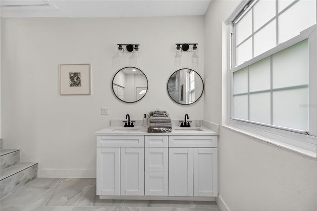 5175 23RD AVENUE N, St Petersburg, FL 33710