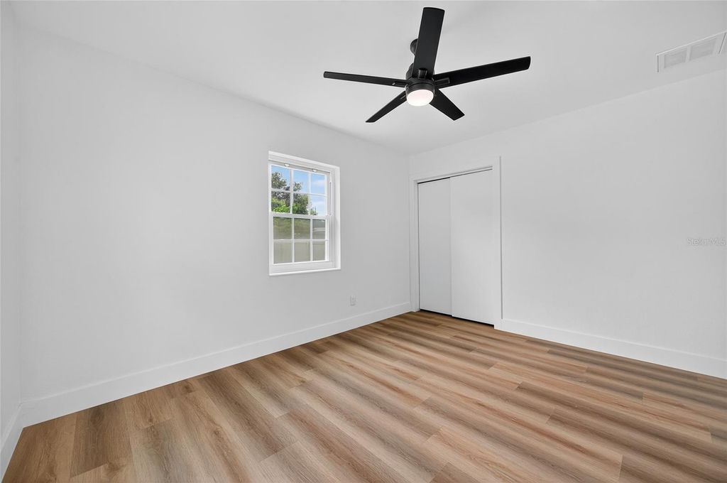 Image 34 of property listing at 5175 23RD AVENUE N, St Petersburg, FL 33710