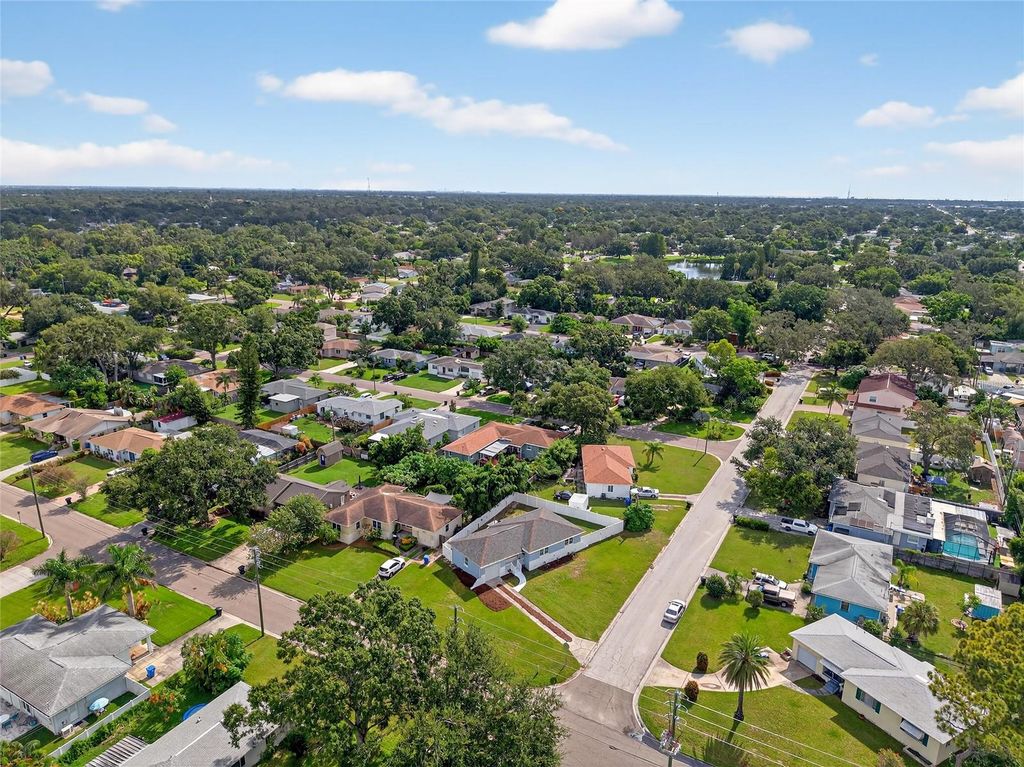 Image 46 of property listing at 5175 23RD AVENUE N, St Petersburg, FL 33710