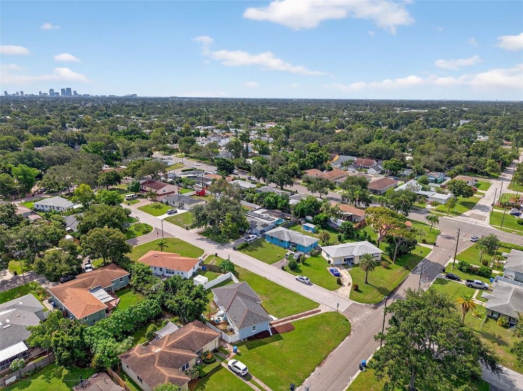 Image 48 of property listing at 5175 23RD AVENUE N, St Petersburg, FL 33710