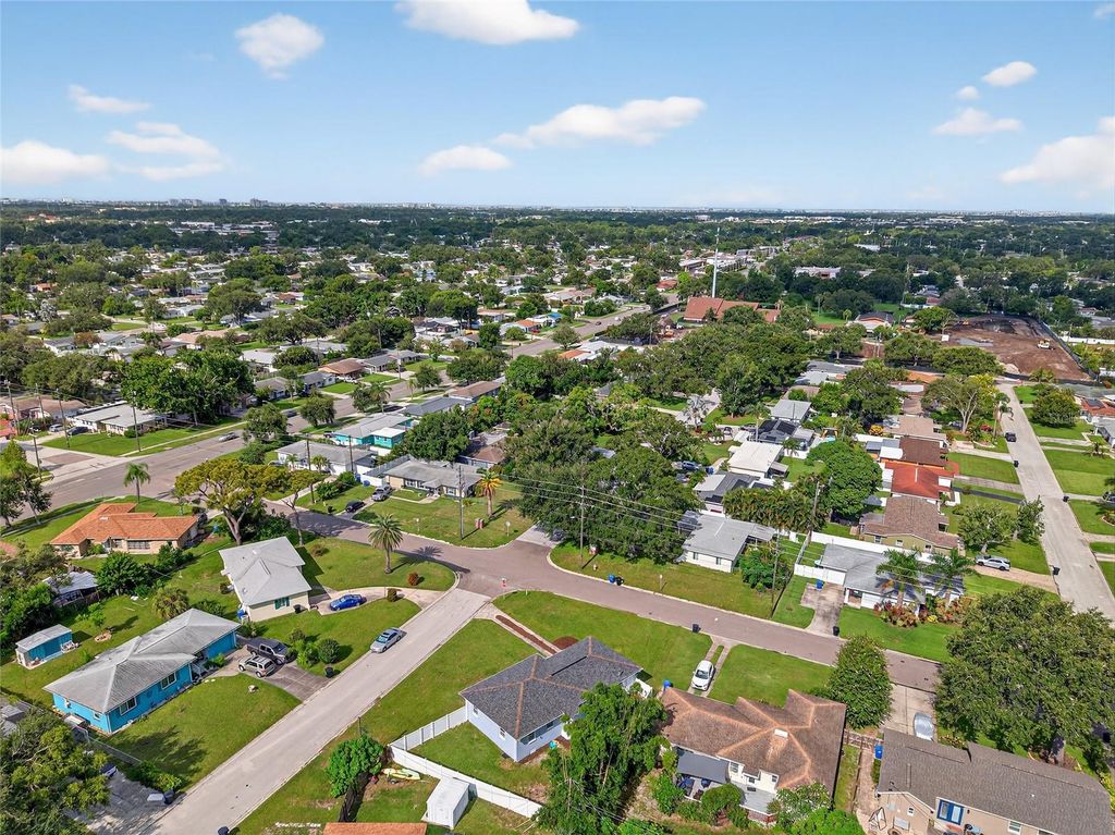 Image 50 of property listing at 5175 23RD AVENUE N, St Petersburg, FL 33710