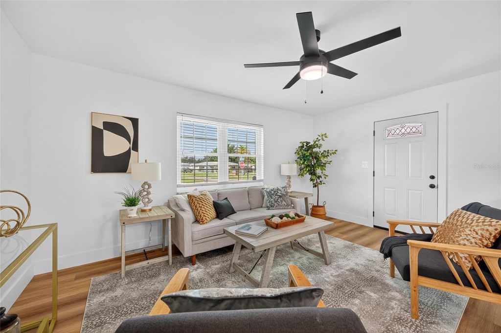 Image 8 of property listing at 5175 23RD AVENUE N, St Petersburg, FL 33710