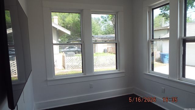 940 W Mulberry DOWNSTAIRS, 1, San Antonio, TX 78201