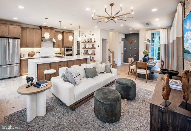 38 GRAYSON LN, Downingtown, PA 19335