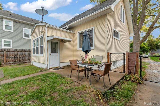 634 S Vermont Avenue, Royal Oak, MI 48067