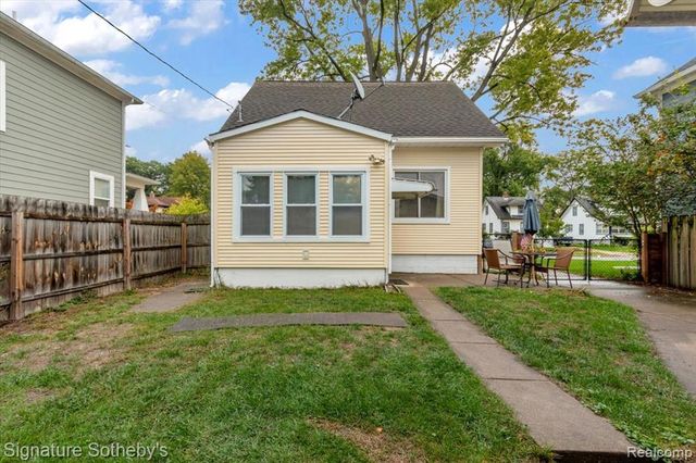 634 S Vermont Avenue, Royal Oak, MI 48067