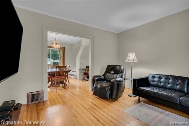 634 S Vermont Avenue, Royal Oak, MI 48067
