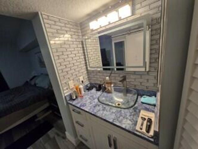 1105 Lake Shore Drive 102, Lake Park, FL 33403