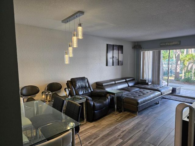 1105 Lake Shore Drive 102, Lake Park, FL 33403