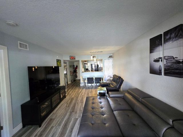 1105 Lake Shore Drive 102, Lake Park, FL 33403