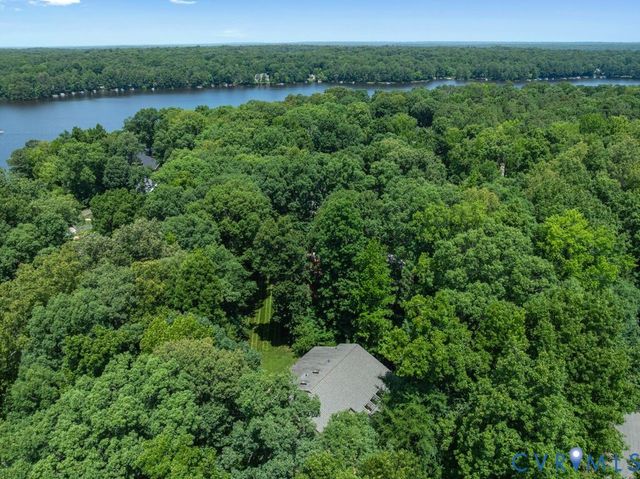 14010 Harbour Pointe Rd, Chesterfield, VA 23112