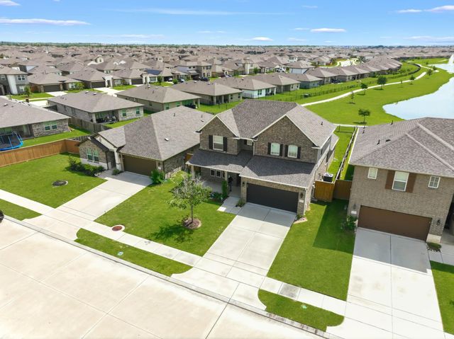 10723 Cliffs View Drive, Rosharon, TX 77583