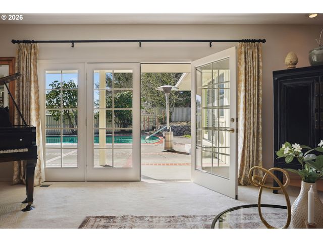 7260 Sw NORTHVALE Way, Portland, OR 97225