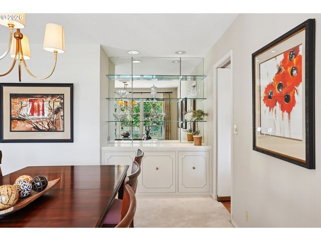 7260 Sw NORTHVALE Way, Portland, OR 97225