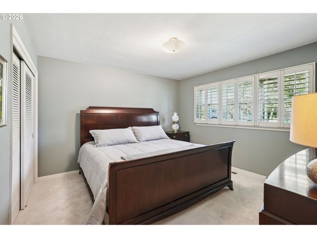 7260 Sw NORTHVALE Way, Portland, OR 97225
