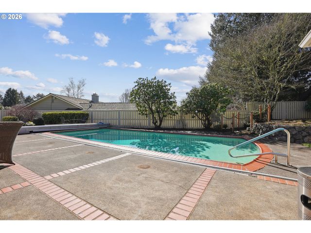 7260 Sw NORTHVALE Way, Portland, OR 97225