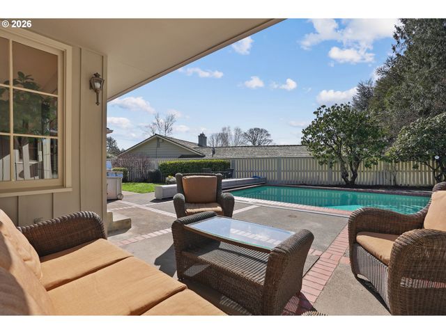 7260 Sw NORTHVALE Way, Portland, OR 97225