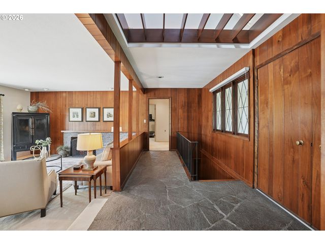 7260 Sw NORTHVALE Way, Portland, OR 97225