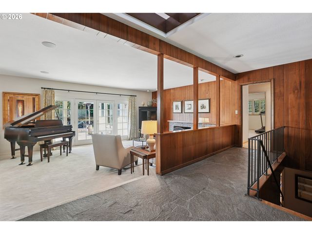 7260 Sw NORTHVALE Way, Portland, OR 97225