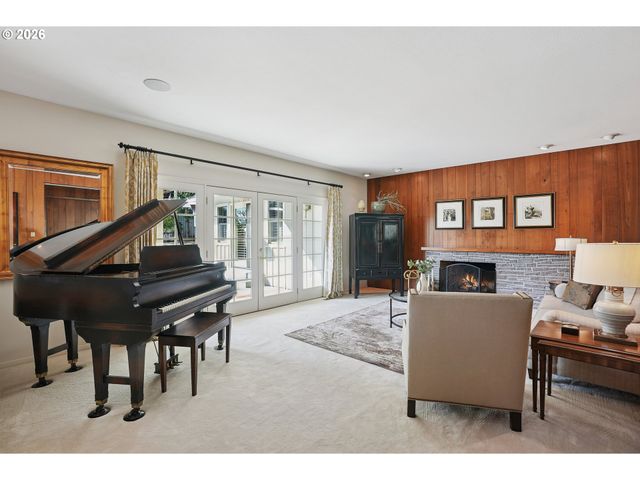 7260 Sw NORTHVALE Way, Portland, OR 97225