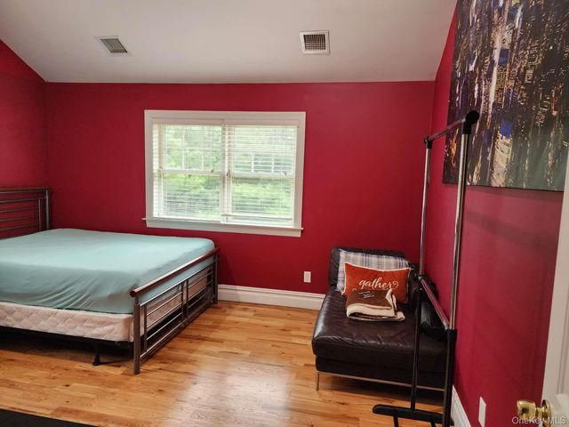 1259 N Country Road, Stony Brook, NY 11790
