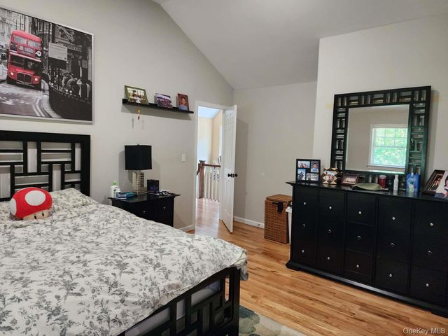 1259 N Country Road, Stony Brook, NY 11790