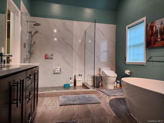 1259 N Country Road, Stony Brook, NY 11790