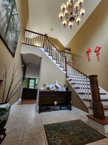 1259 N Country Road, Stony Brook, NY 11790