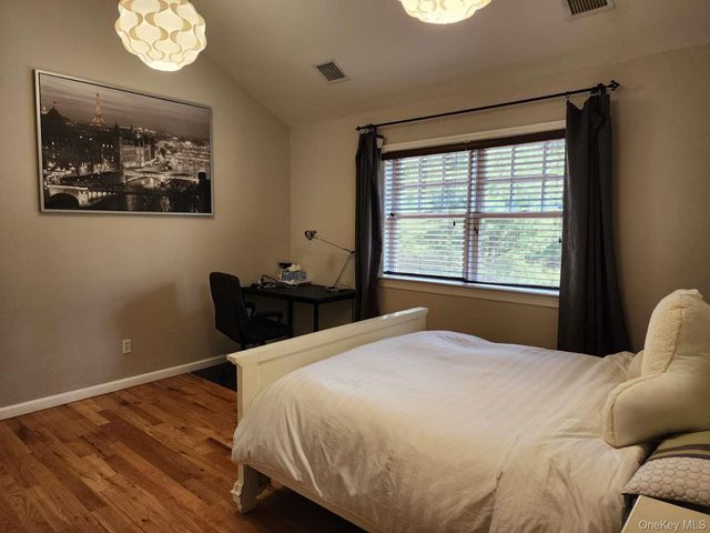 1259 N Country Road, Stony Brook, NY 11790
