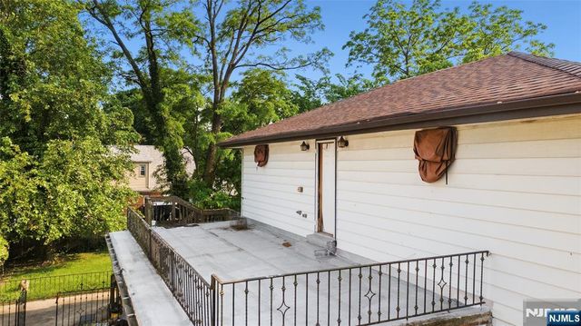 74 Intervale Road, Teaneck, NJ 07666