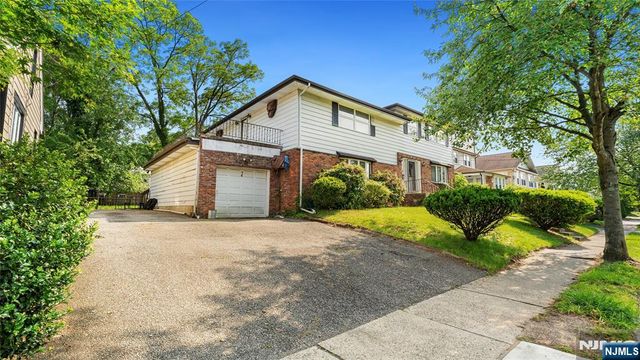 74 Intervale Road, Teaneck, NJ 07666