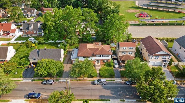 74 Intervale Road, Teaneck, NJ 07666