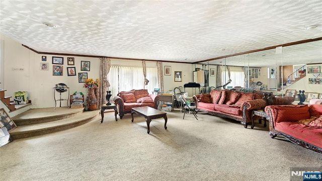 74 Intervale Road, Teaneck, NJ 07666