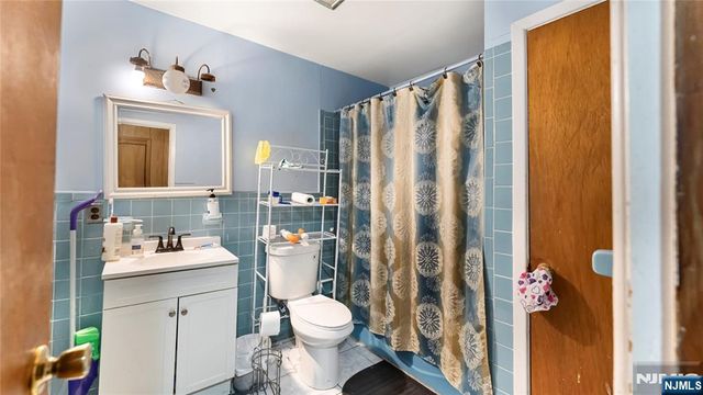 74 Intervale Road, Teaneck, NJ 07666