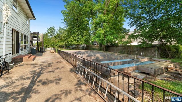 74 Intervale Road, Teaneck, NJ 07666