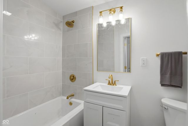 208 N Tacoma Avenue, Indianapolis, IN 46201