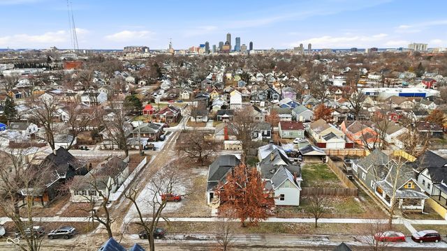 208 N Tacoma Avenue, Indianapolis, IN 46201