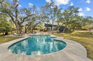 1050 Springlake DR, Dripping Springs, TX 78620