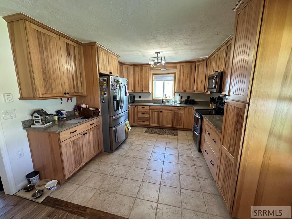 Image 14 of property listing at 275 Washington, American Falls, ID 83211