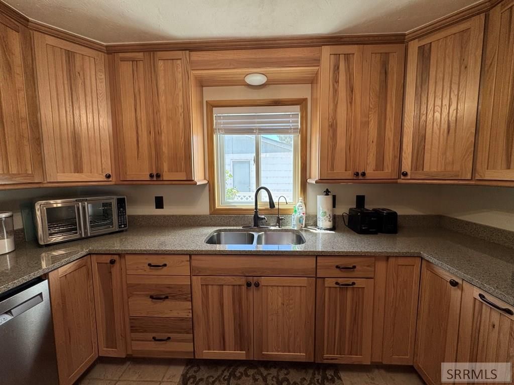 Image 15 of property listing at 275 Washington, American Falls, ID 83211