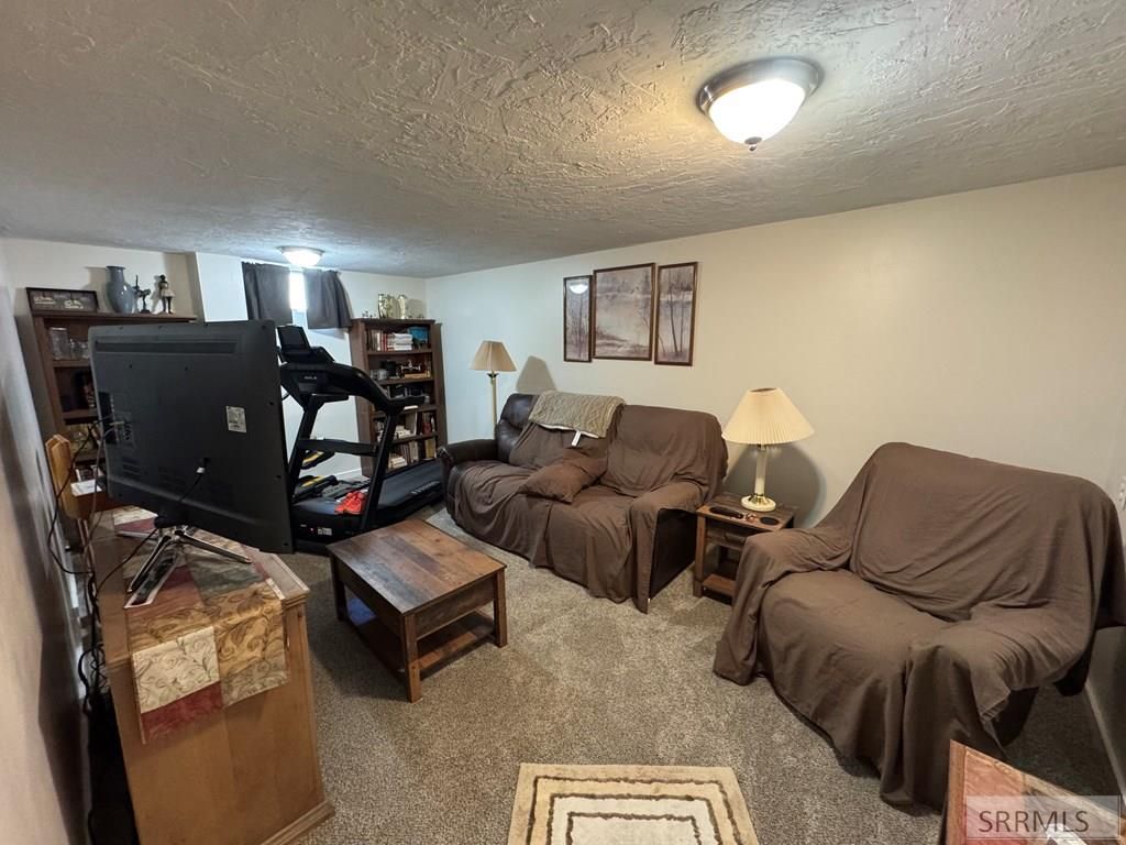 Image 22 of property listing at 275 Washington, American Falls, ID 83211