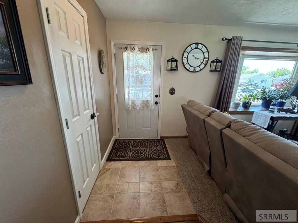 Image 3 of property listing at 275 Washington, American Falls, ID 83211