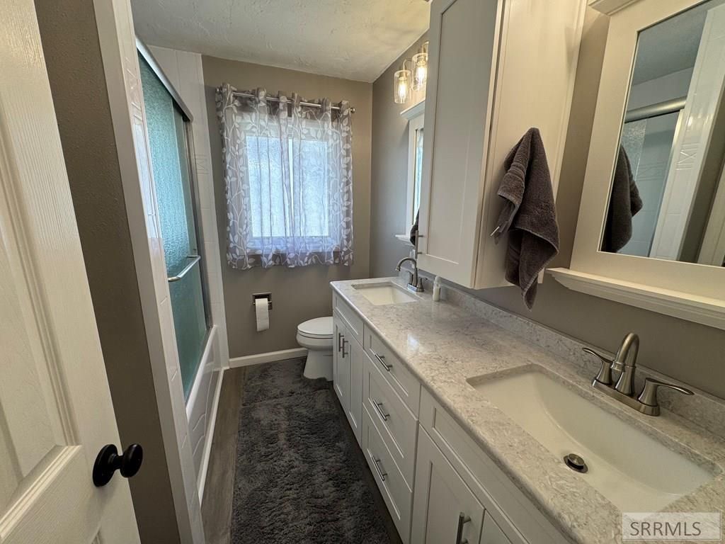 Image 8 of property listing at 275 Washington, American Falls, ID 83211