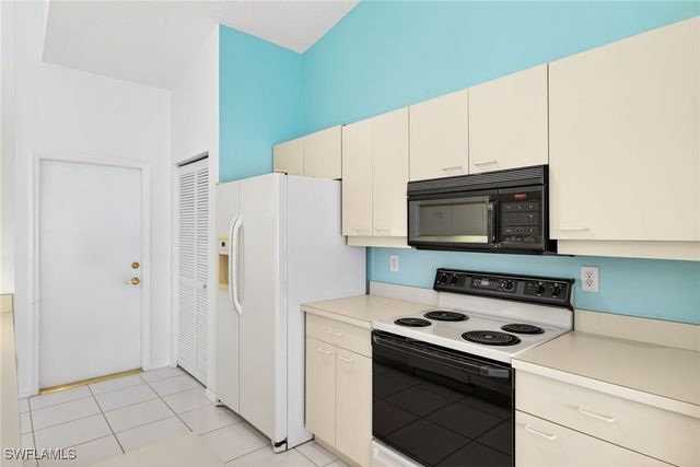 7071 Mill Pond CIR, Naples, FL 34109