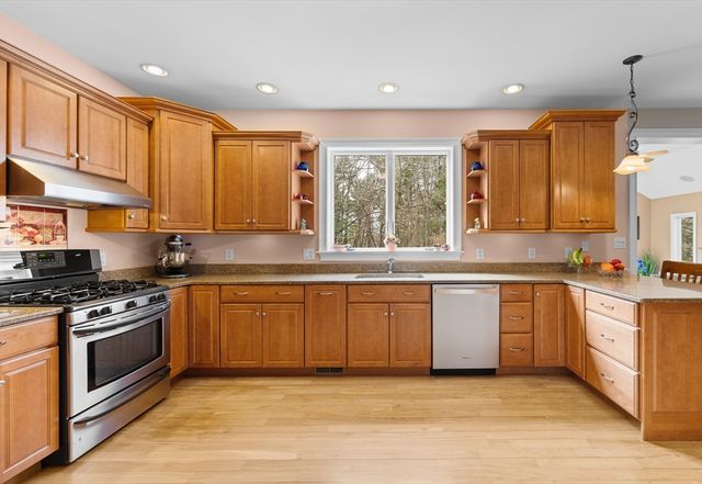 418 Old Connecticut Path, Wayland, MA 01778