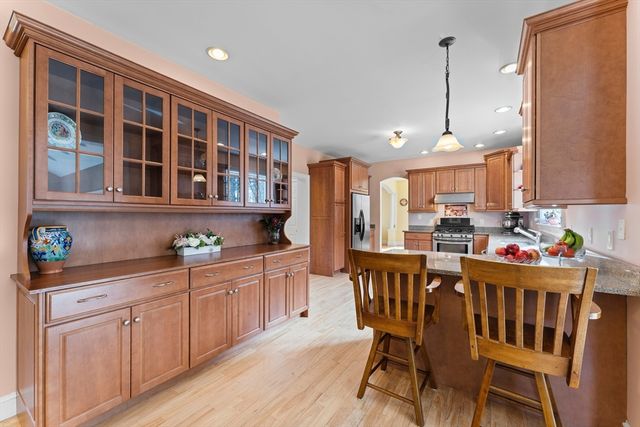 418 Old Connecticut Path, Wayland, MA 01778